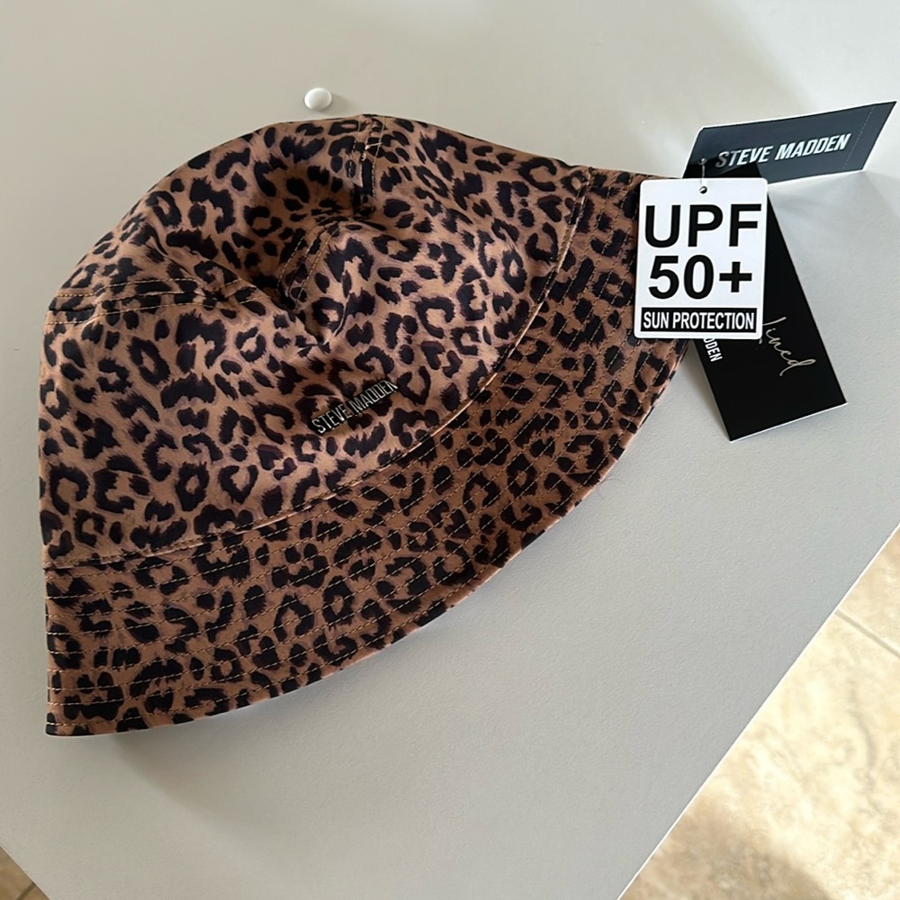 Steve Madden bucket hat cheetah print brand new